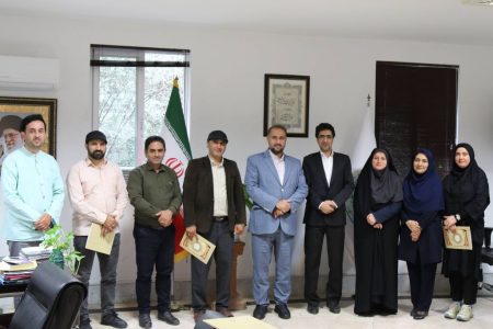 به مناسبت روز کتاب‌خانه‌های سیار از مربیان سیار کانون مازندران تقدیر شد