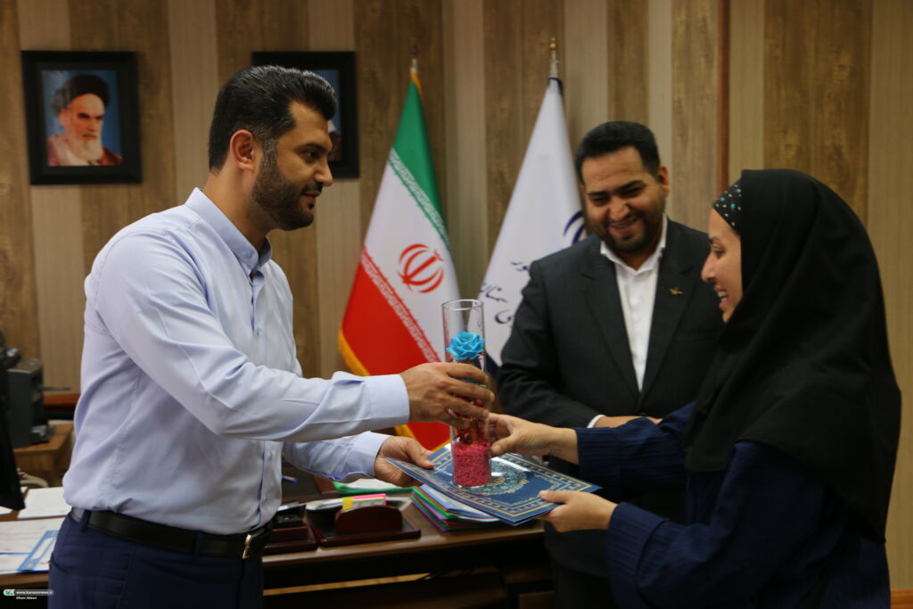 1300185 تجلیل از تلاشهای بیوقفه فعالان روابط عمومی به مناسبت روز روابط عمومی