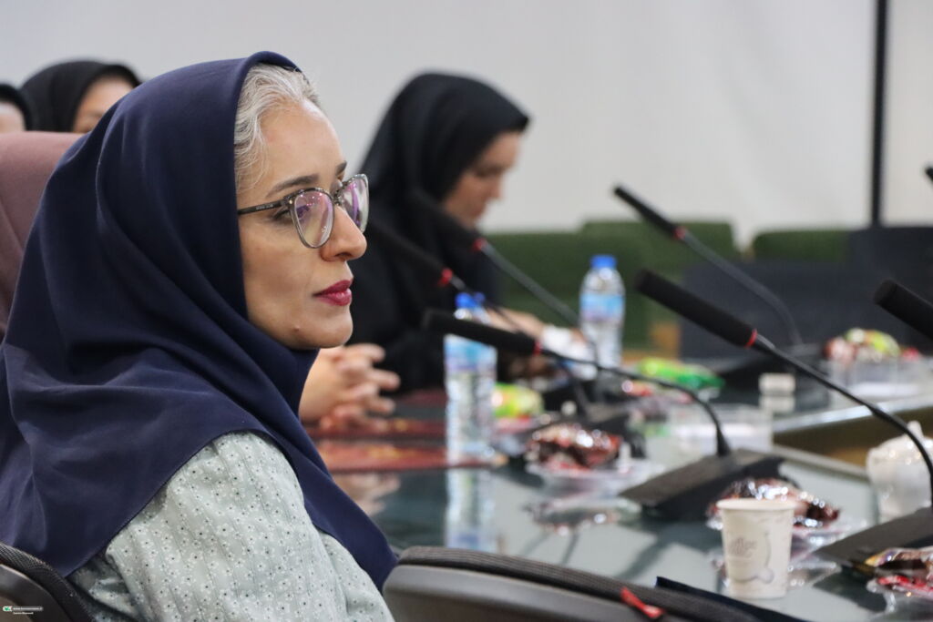 1300188 نمایشگاه هنری «به رنگ شاهنامه» در کانون استان تهران