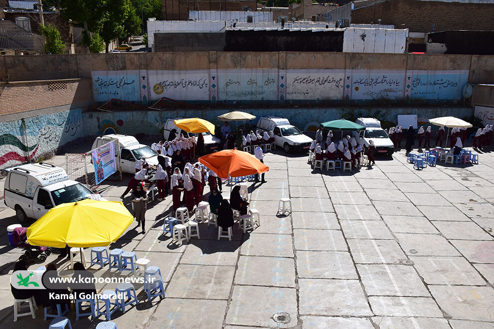 جشن روز جهانی کتابخانههای سیار در خرمآباد جشن روز جهانی کتابخانههای سیار در خرمآباد