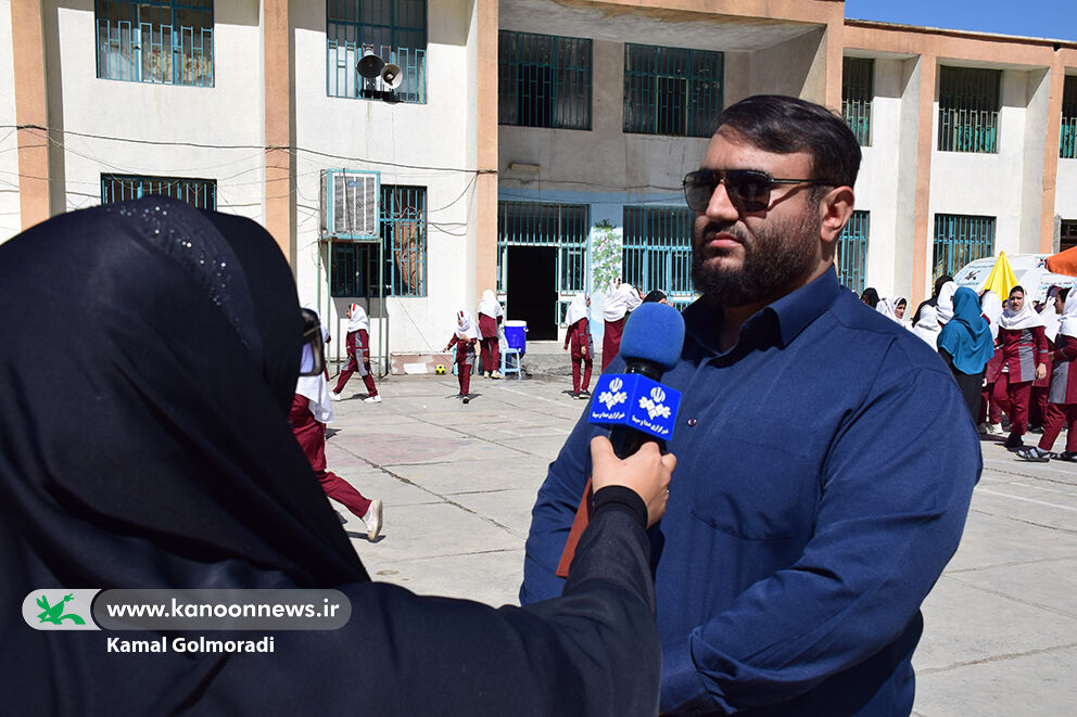 1300301 جشن روز جهانی کتابخانههای سیار در خرمآباد/ گامی در جهت گسترش عدالت فرهنگی