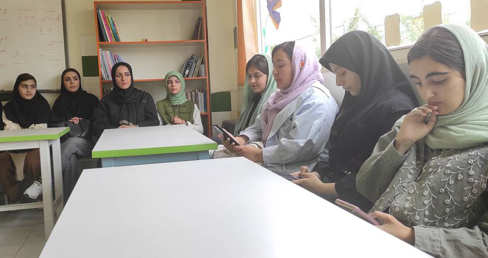 1300394 سیوهشتمین نشست انجمن شاعران نوجوان با محوریت پاسداشت فردوسی و زبان فارسی برگزار شد