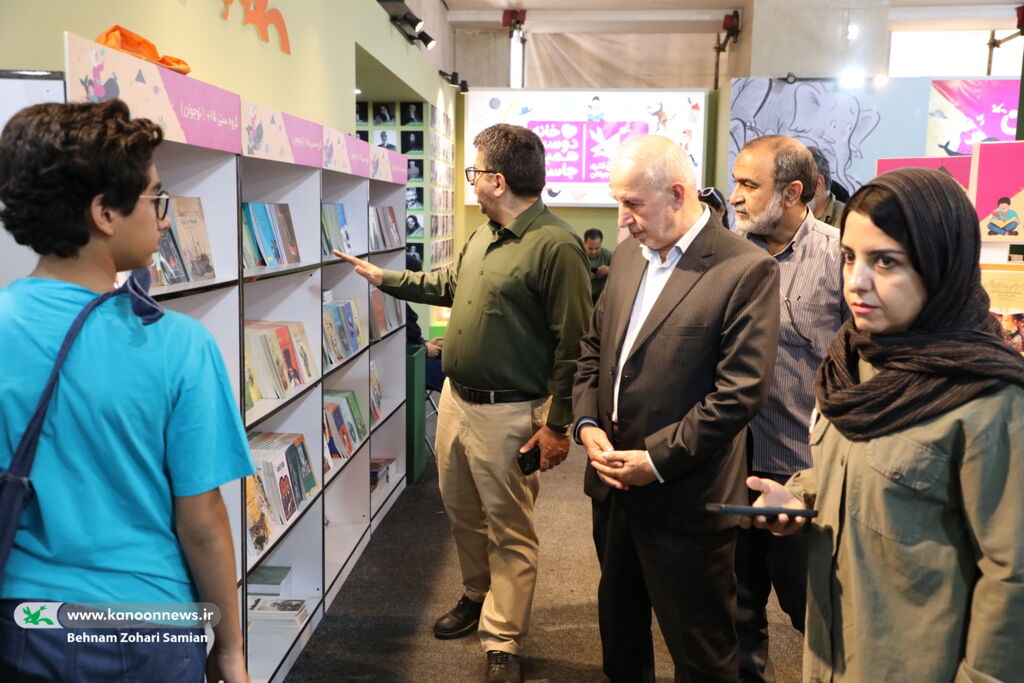 1300404-3 کانون باید در استانها نمایشگاههای کتاب کودک برپا کند