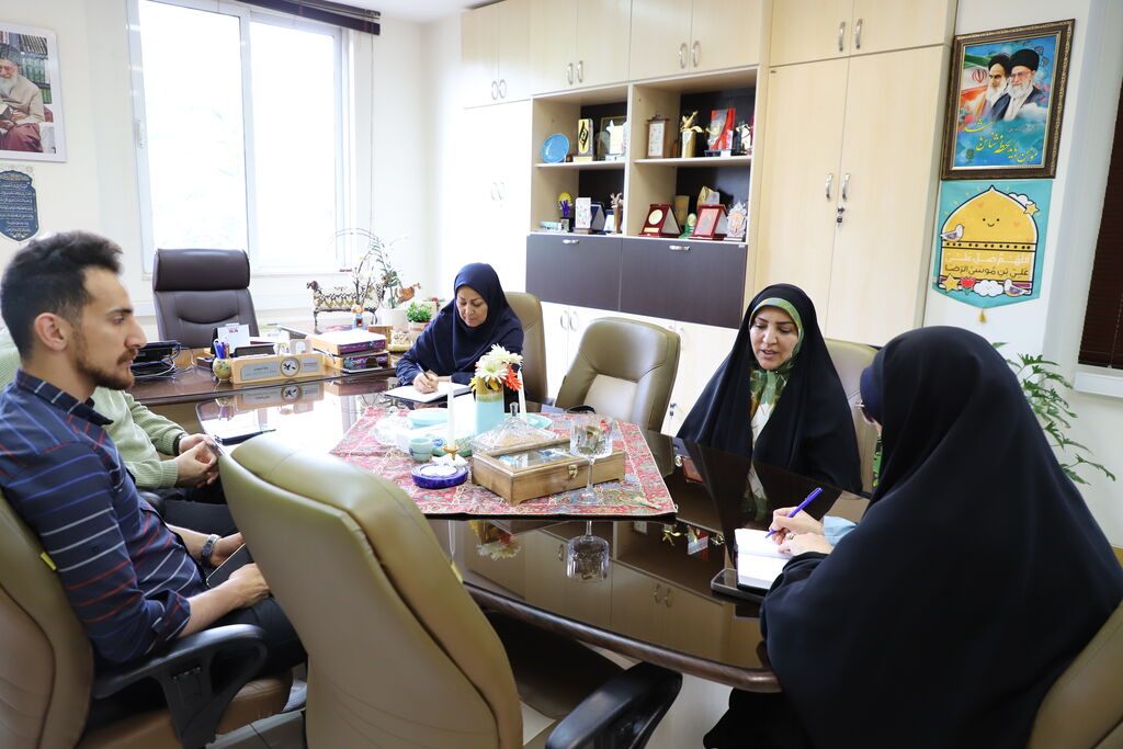 1300664 توسعه فعالیت های کانون و ستاد اقامه نماز در مباحث دینی