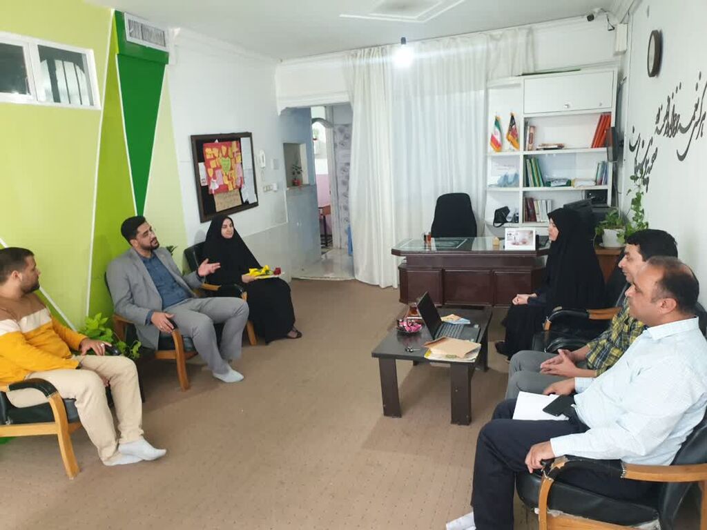 1300667 تقدیر از همکاران سیار مشهد همزمان با روز جهانی کتابخانههای سیار