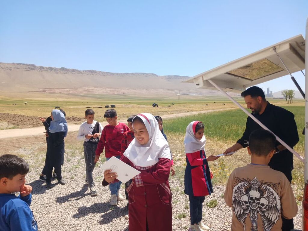 1300675 برنامههای سیار روستایی کانون کرمانشاه در مناطق مختلف