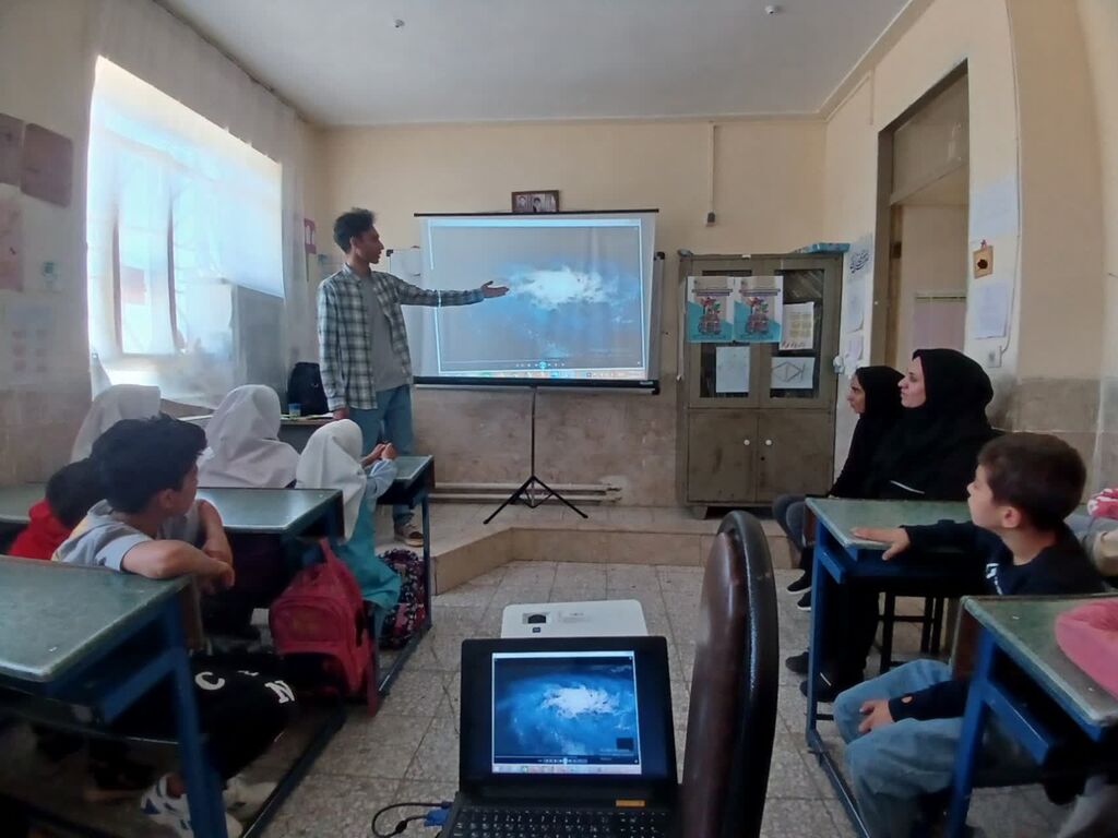 1300677 برنامههای سیار روستایی کانون کرمانشاه در مناطق مختلف