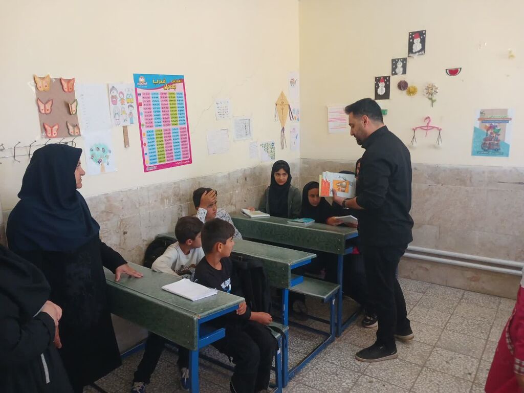 1300678 برنامههای سیار روستایی کانون کرمانشاه در مناطق مختلف