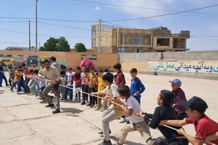 کتاب، بازی،‌لبخند؛ هدیه مراکز سیار به کودکان