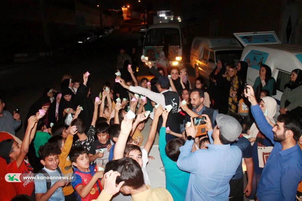 1300738 اهواز میزبان شادپیمایی کتابخانههای سیار کانون پرورش فکری