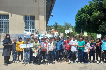 پیک امید سنقر به مناسبت روز جهانی کتابخانه‌های سیار به روستای “باوله” رفت