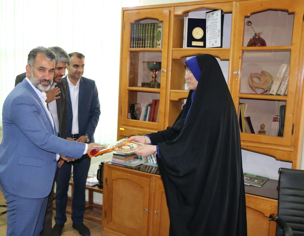 تحلیل عملکرد مراکز و تجلیل از کارشناسان در شورای فرهنگی کانون فارس