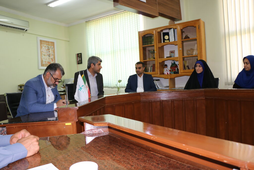 تحلیل عملکرد مراکز و تجلیل از کارشناسان در شورای فرهنگی کانون فارس