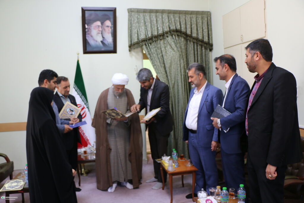 تجلیل نماینده‌ مقام معظم رهبری از مربیان سیار کانون فارس