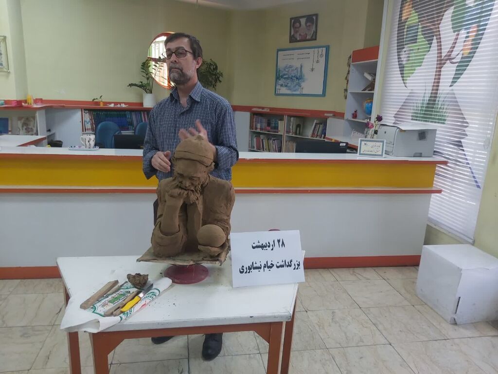 1300992 برگزاری ویژه برنامه 《با حکیم نیشابور》 در مرکز مجتمع کانون البرز