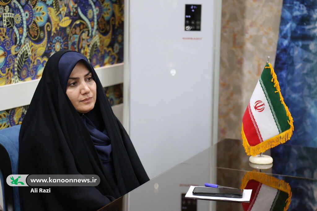 1301013 دیدار مدیرکل کانون استان بوشهر با مدیر کانون نخبگان آفتابگردان