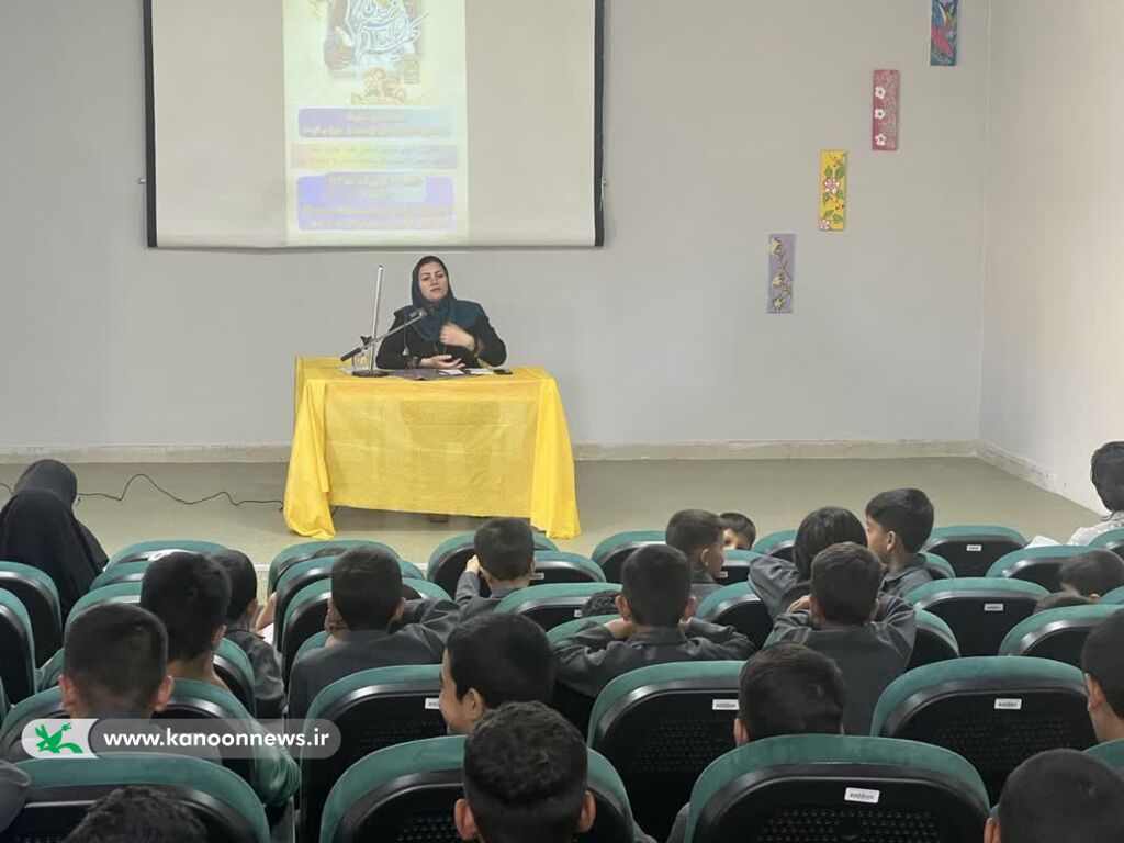 1301019 مهمترین درس شاهنامه عشق ورزیدن به وطن است