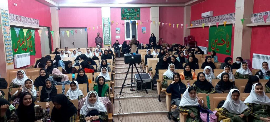 1301026 افزایش استقبال خانوادهها از «سینماکانون» علیآبادکتول