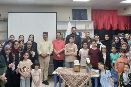 نشست ادبی «رونویسی از بهار» در مرکز شماره ۱۰ مشهد