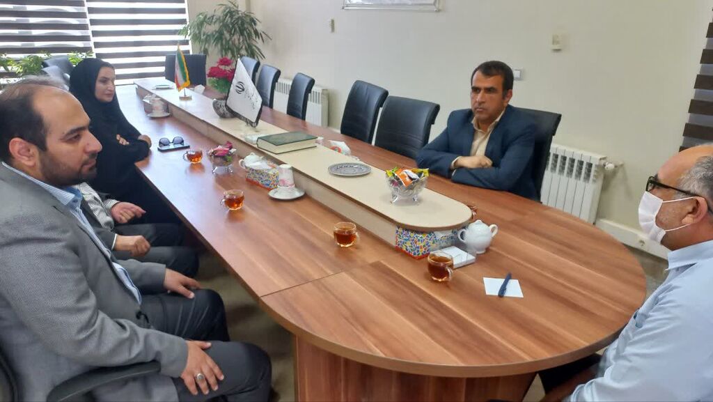 1301143 دیدار مدیر کل کانون خراسان رضوی با فرماندار جغتای