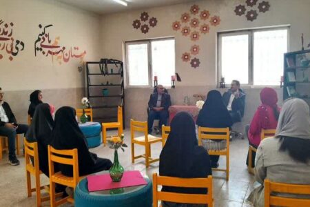 کافه نقد مرکز شماره ۱۱ کانون کرمانشاه