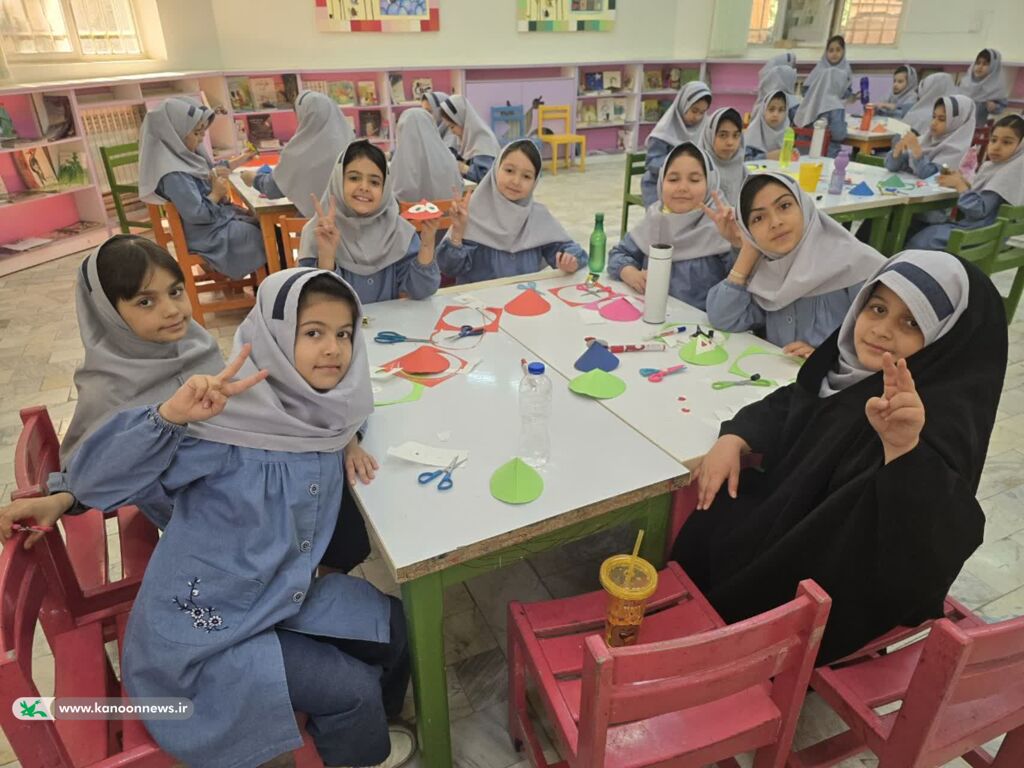 1301282 چند متر کتاب