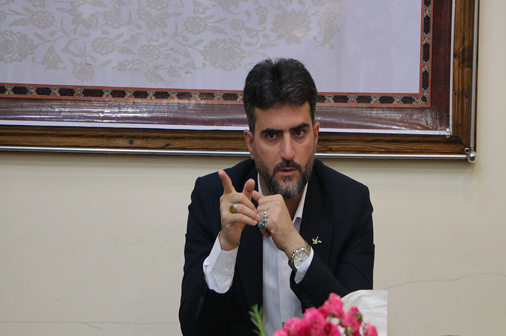 1301285 نقش مربیان مراکز سیار در تحقق عدالت فرهنگی و آموزشی بیبدیل است