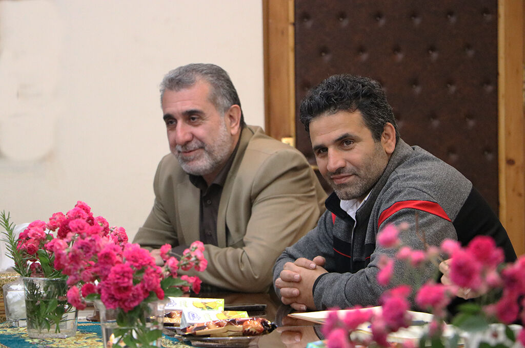 1301290 نقش مربیان مراکز سیار در تحقق عدالت فرهنگی و آموزشی بیبدیل است