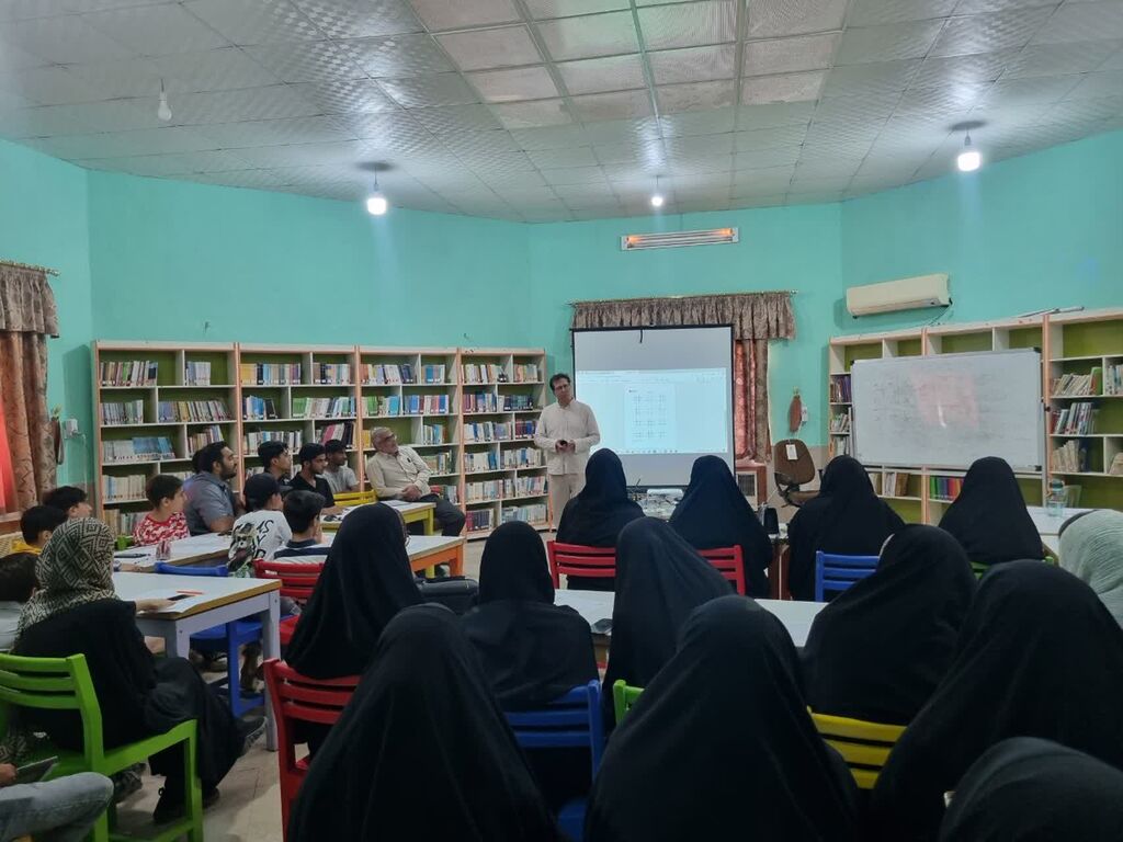 1301311 نشست آشنایی با هوش مصنوعی در کانون پرورش فکری ابوموسی