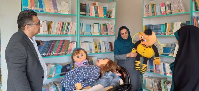 بازدید معاون مرکز تولید تئاتر کانون از مراکز 3 و 6 همدان