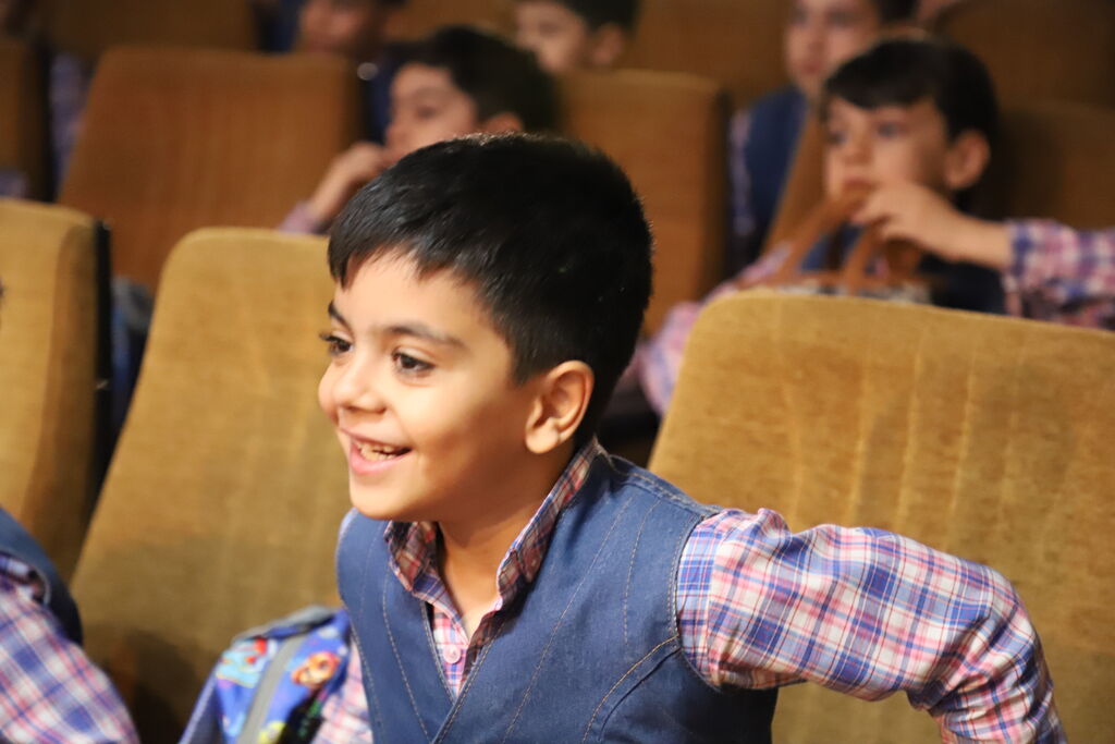 1301595 اجرای نمایش«مدرسه موشها» در کانون استان قزوین