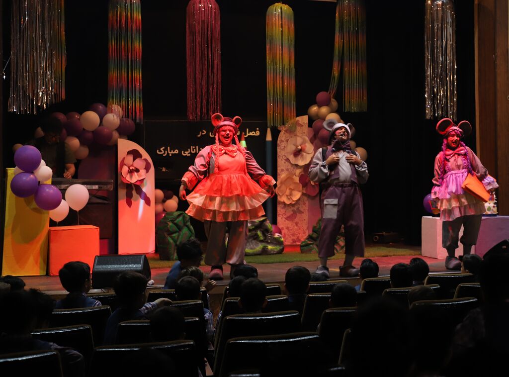 1301596 اجرای نمایش«مدرسه موشها» در کانون استان قزوین