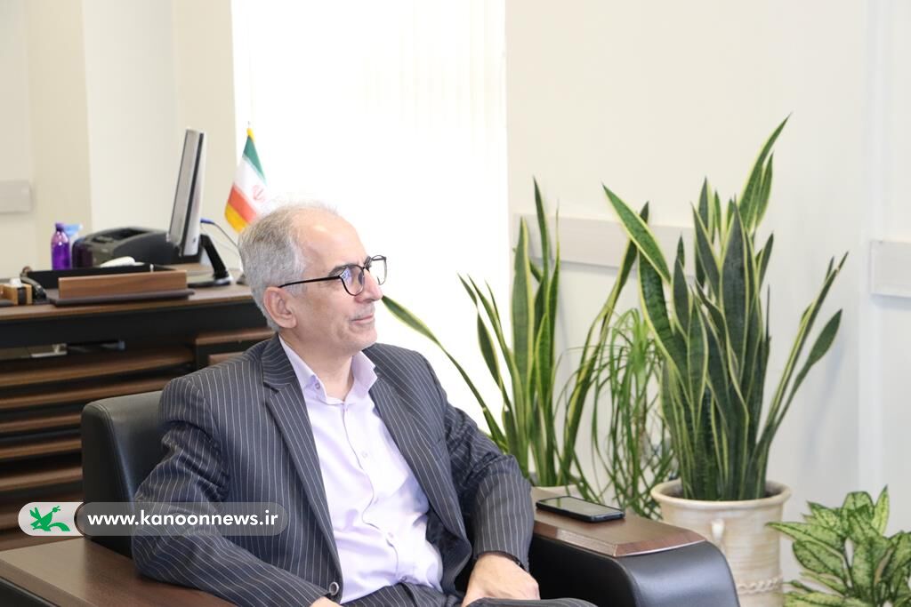 1301628 دیدار مدیرکل کانون با معاون توسعه مدیریت و منابع استاندار گلستان