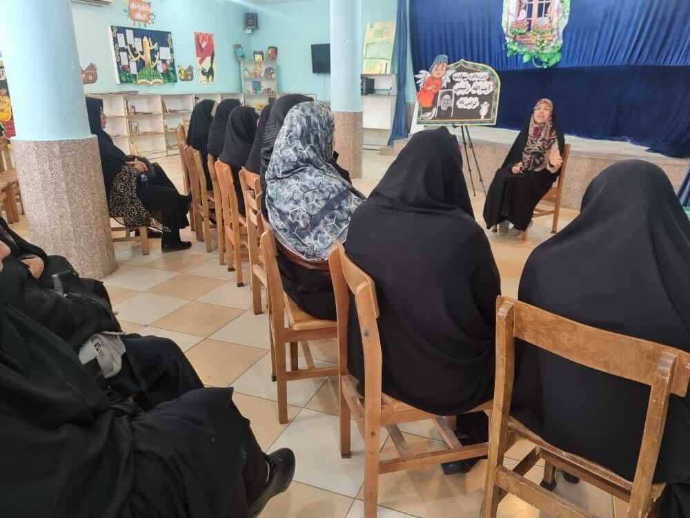 گرامی‌داشت یاد شهید آیت‌الله رئیسی با حضور نوجوانان و خانواده‌ها در کانون جهرم‌دو