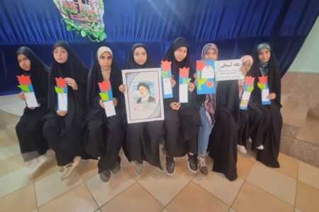 گرامی‌داشت یاد شهید آیت‌الله رئیسی با حضور نوجوانان و خانواده‌ها در کانون جهرم‌دو