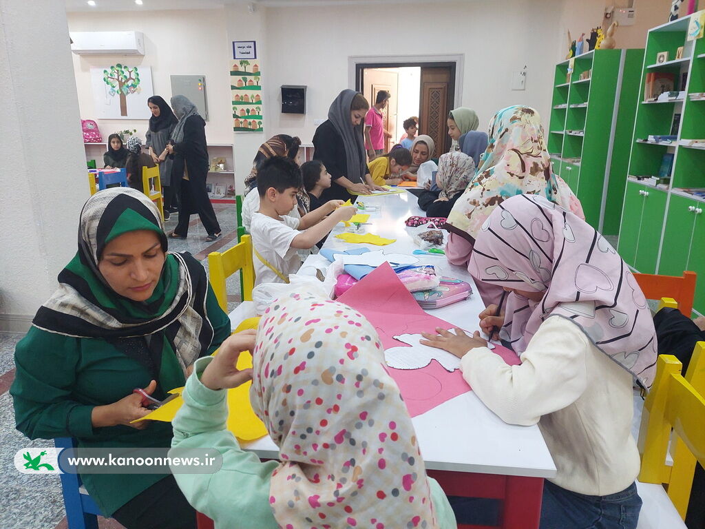 1302160 افتتاحیه کلاسهای تابستانه مرکزعالیشهر با حضور اعضا و مادرانشان