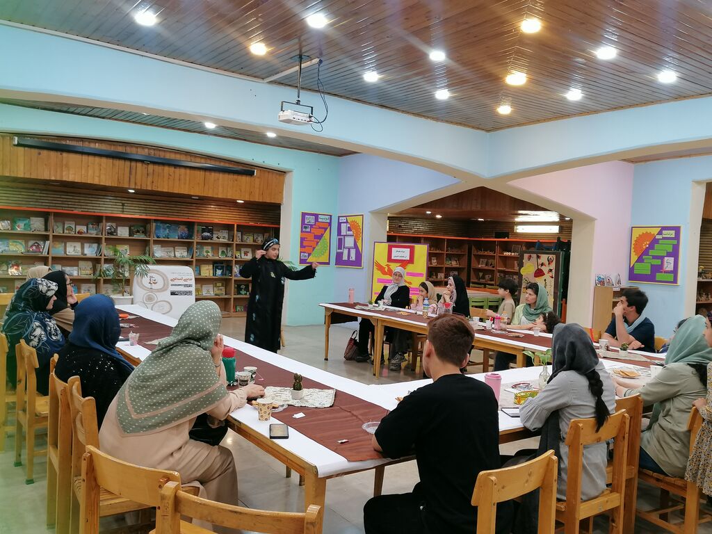 1302208 دومین دورهمی قصهگویی کانون استان تهران