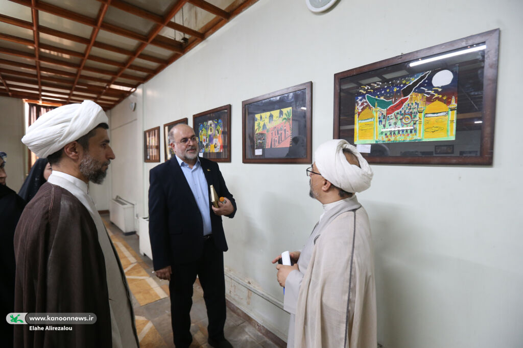 1302434 راهبرد کانون در اربعین روبروکردن کودکان و نوجوانان با موضوعهای دینی است