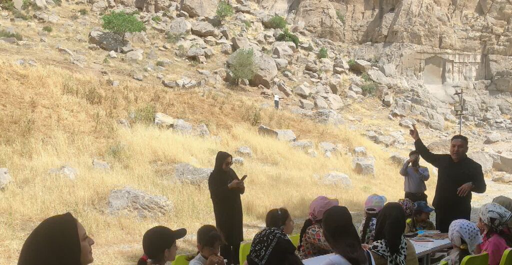 کارگاه باستان‌شناسان کوچک "از کتیبه تا کتاب" در بیستون