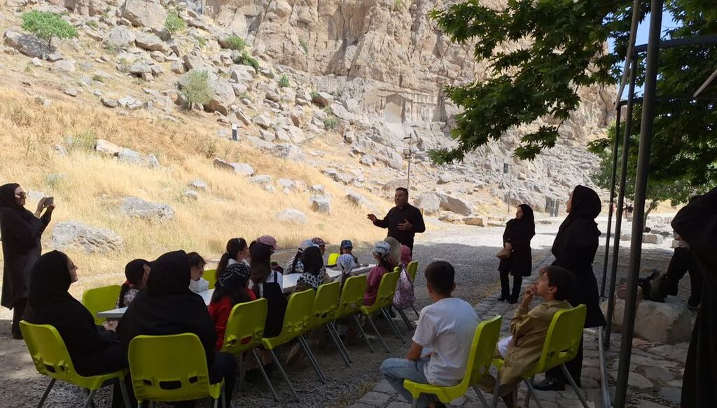 کارگاه باستان‌شناسان کوچک "از کتیبه تا کتاب" در بیستون