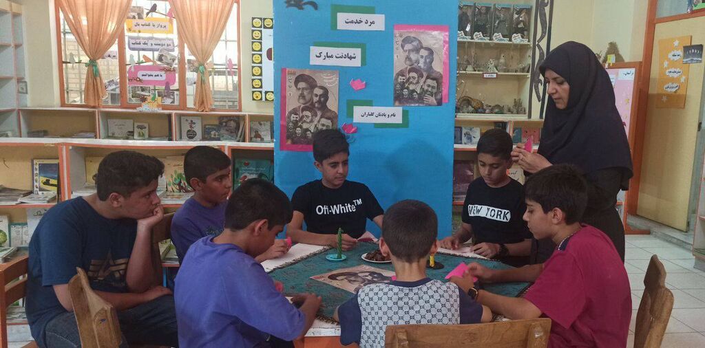 آشنایی کودکان و نوجوانان با ارزش‌های شهیدان خدمت در برنامه‌های فرهنگی کانون فارس