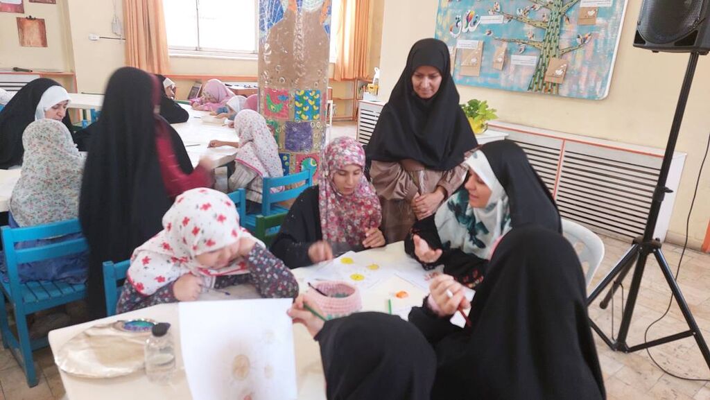 آشنایی کودکان و نوجوانان با ارزش‌های شهیدان خدمت در برنامه‌های فرهنگی کانون فارس