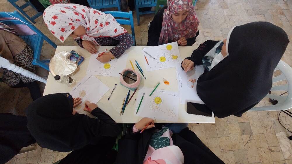 آشنایی کودکان و نوجوانان با ارزش‌های شهیدان خدمت در برنامه‌های فرهنگی کانون فارس