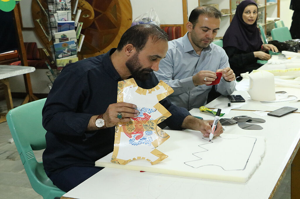 مربیان کانون گیلان در دوره آموزشی عروسک‌سازی شرکت‌کردند