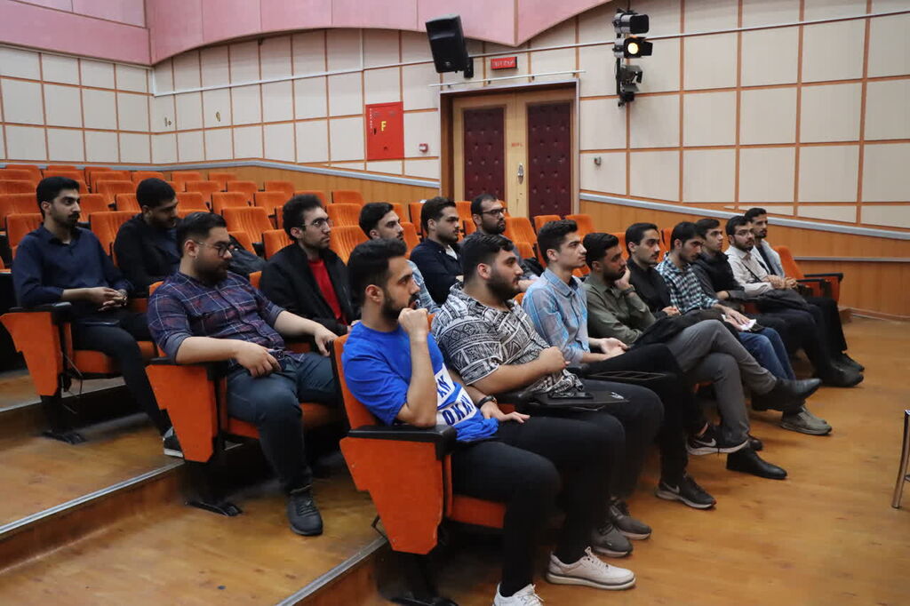 1303346-1 بازدید دانشجویان دانشگاه فرهنگیان ساری از کانون پرورش فکری مازندران