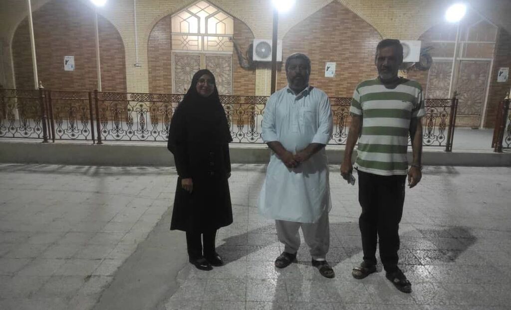 1303359-1 بازدید مدیرکل کانون هرمزگان از روستاهای شرق بندرعباس