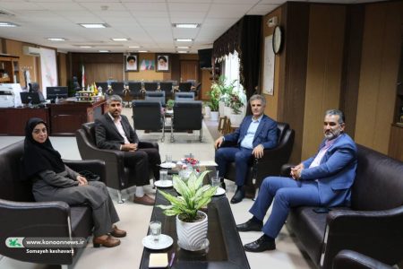 دیدار مدیرکل کانون پرورش فکری فارس با فرماندار شیراز برای توسعه مراکز فرهنگی