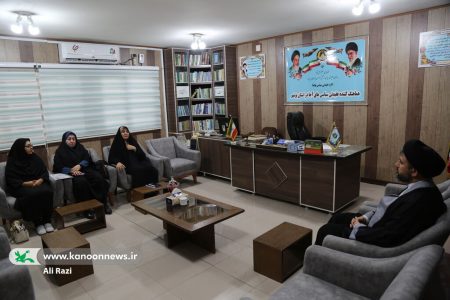 مدیرکل کانون استان بوشهر با رئیس عقیدتی سیاسی پایگاه هوایی شهید یاسینی دیدار کرد