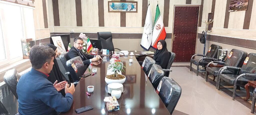 دیدار مسئولان کانون کرمانشاه با فرماندار روانسر