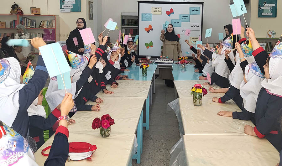 شور و شادی کلاس اولی‌ها در جشن الفبای مراکز کانون مشگین‌شهر